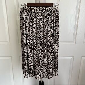 H&M Leopard Print Pleated Midi Skirt with Elastic Waist Womens Sz Medium